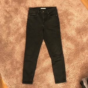 Levi’s Black 721 High Rise Skinny (Size 28)